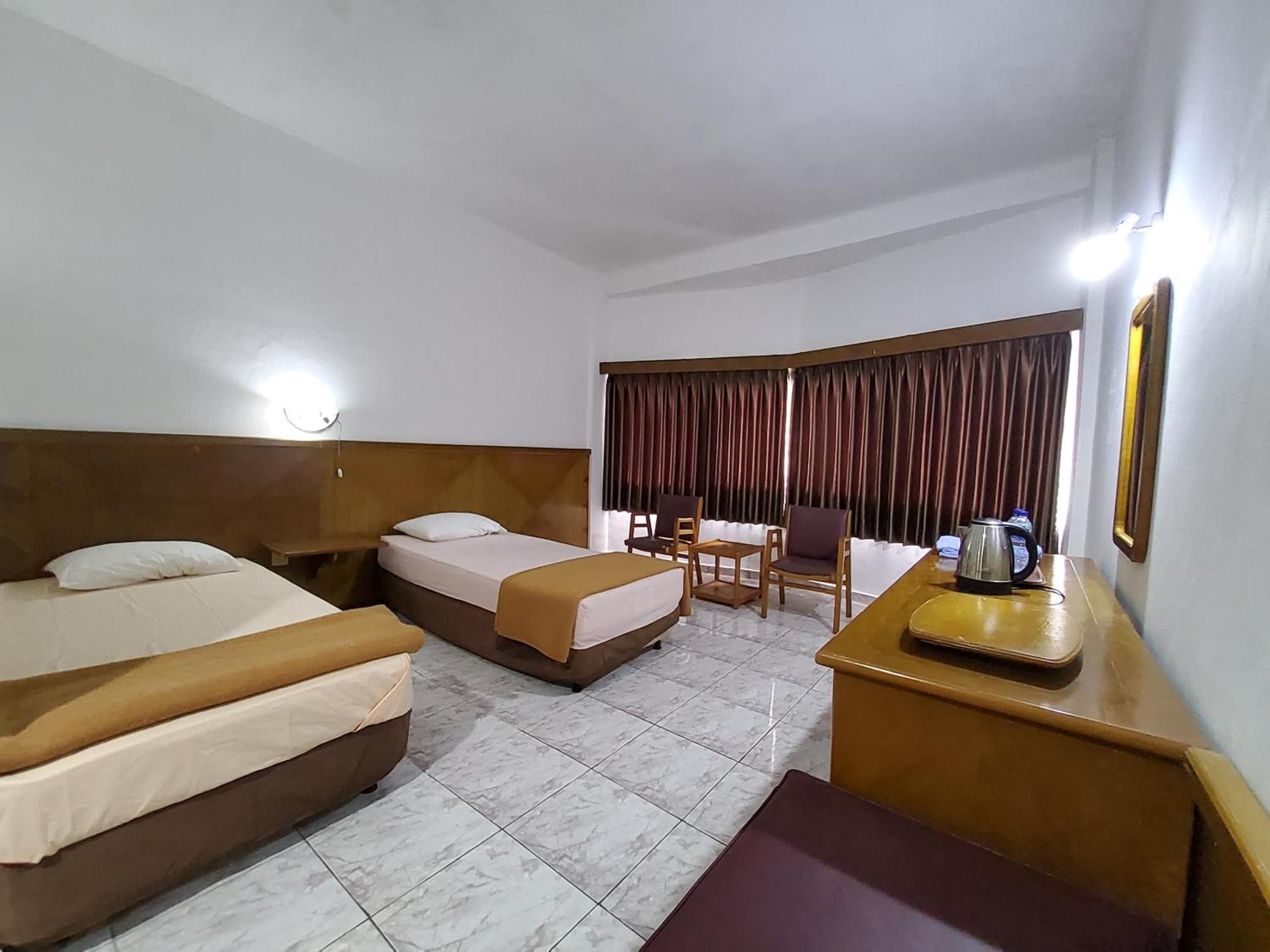 Hotel Kumala Samudra Cikakak Luaran gambar